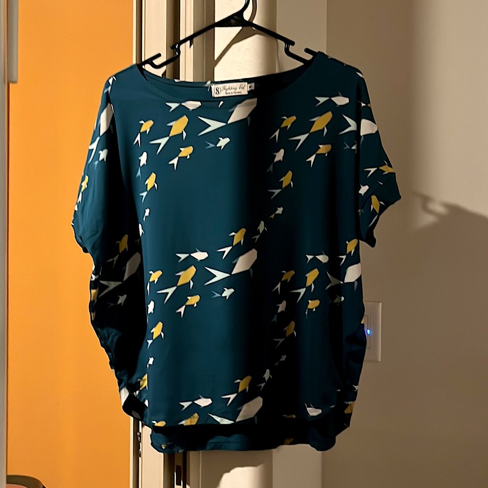 Fighting Eel Teal Short Sleeve Top in Small